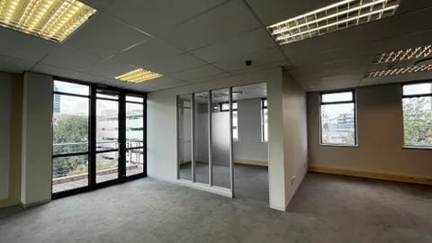 82 Grayston Drive in Sandton has a 489m² 4th Floor Office Space Available To Let (25)
